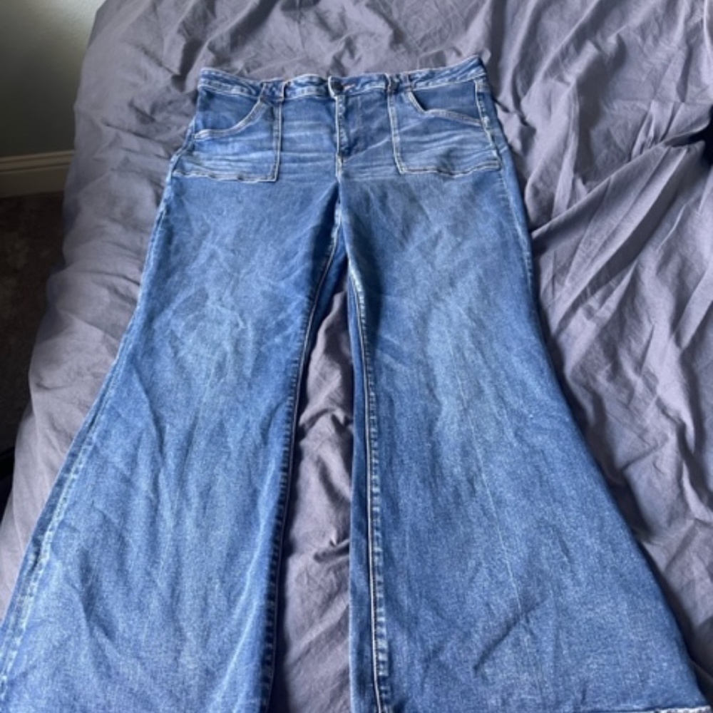 American Eagle Flare Jeans